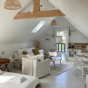 Cosy Avec Coin Jardin Appartement Lancieux